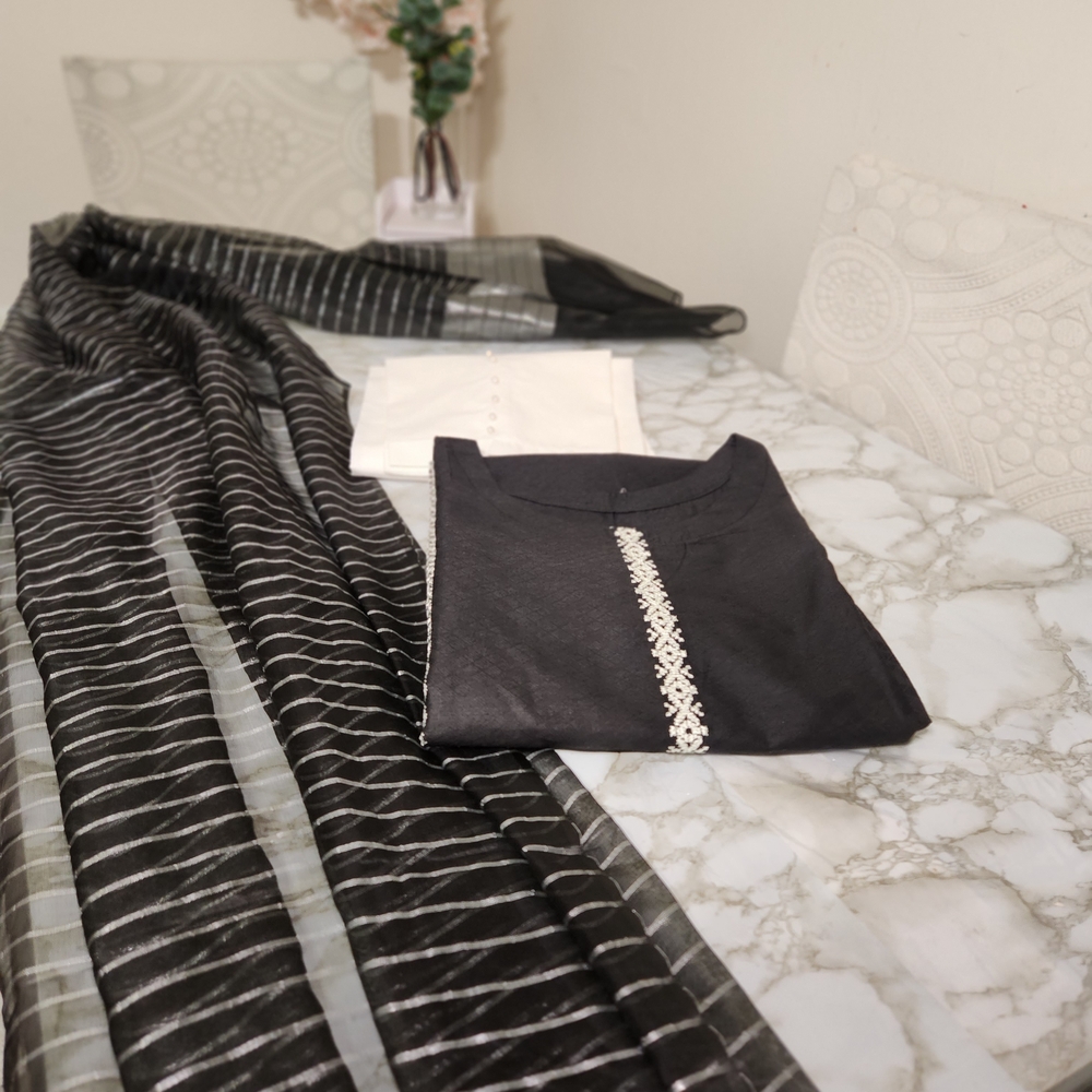 Elegant Black Long Sleeve Dress